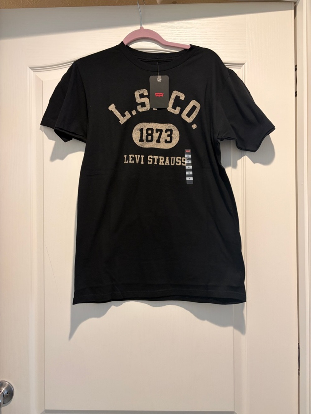 Levi's Black Tee with Cream Graphic